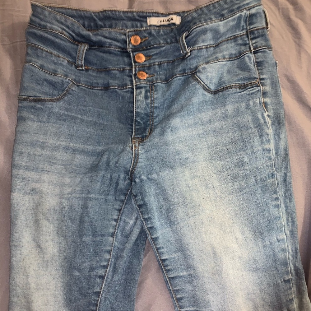 light/medium dark jeans!